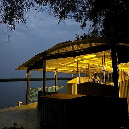 Chobe House Villa And Chalets Касане Екстер'єр фото