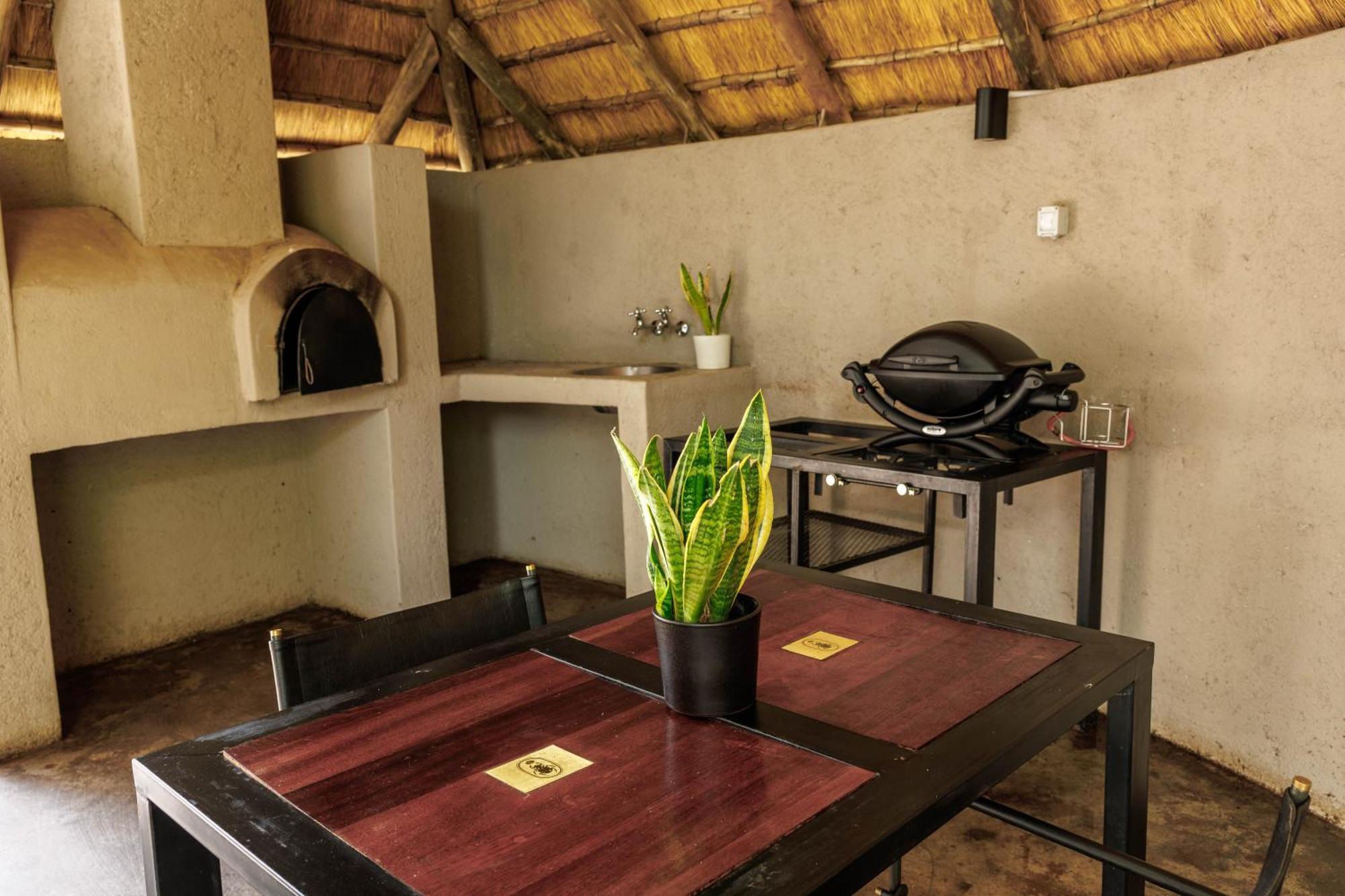 Chobe House Villa And Chalets Касане Екстер'єр фото