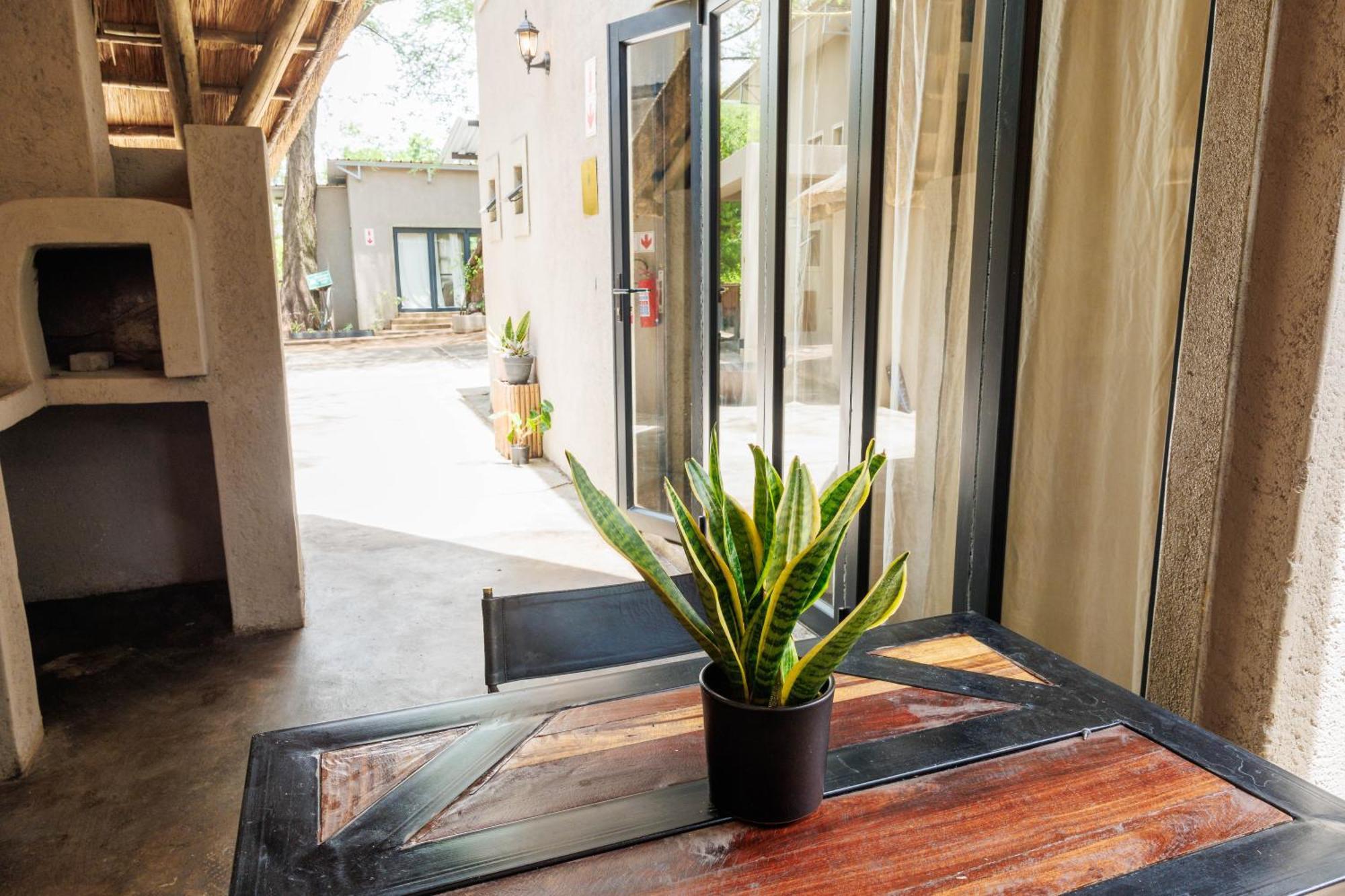 Chobe House Villa And Chalets Касане Екстер'єр фото