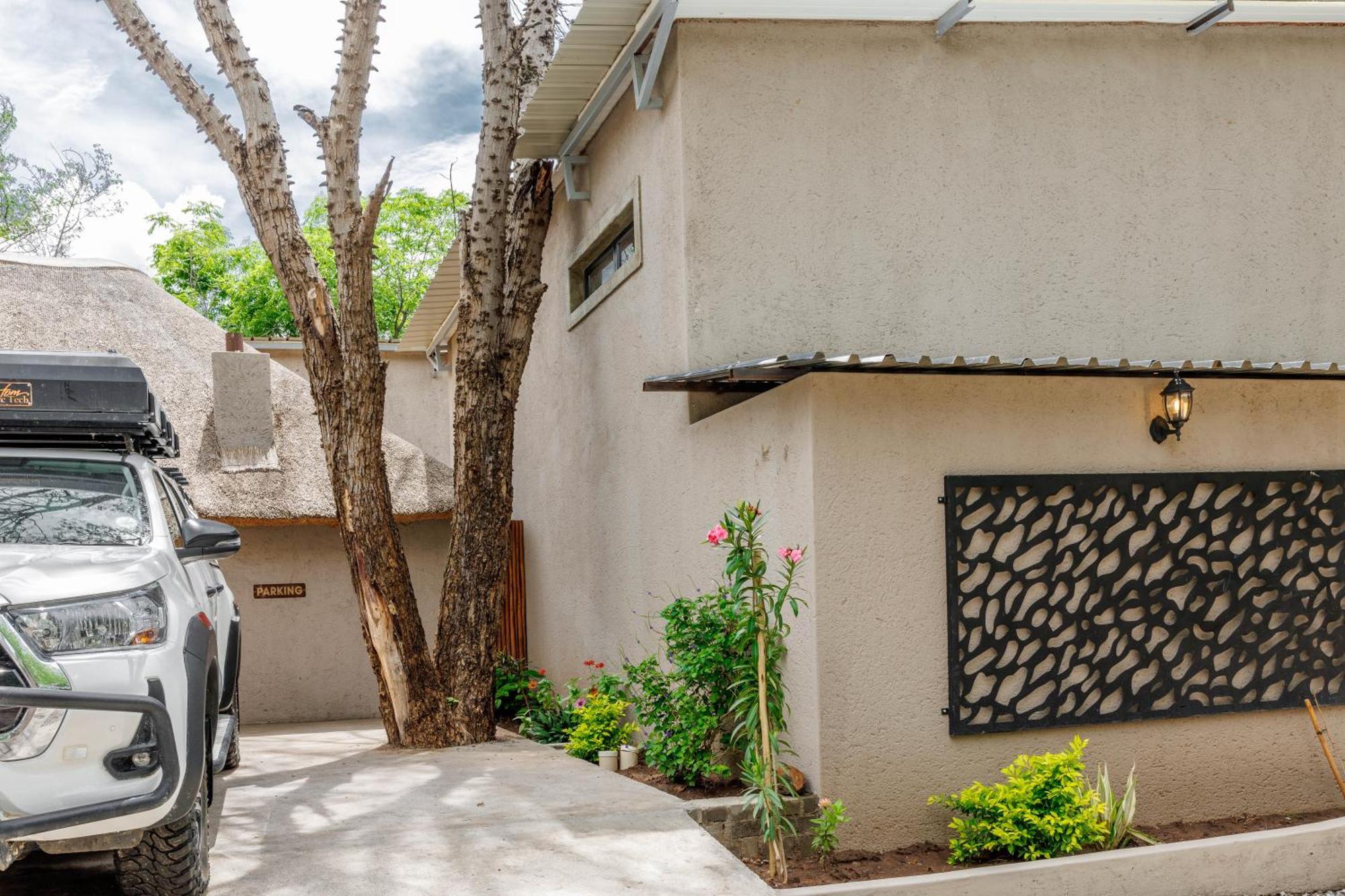 Chobe House Villa And Chalets Касане Екстер'єр фото